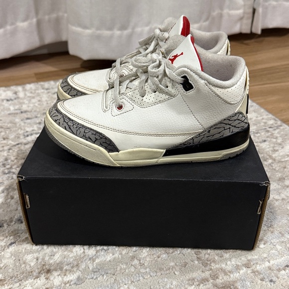 Jordan 3 Retro - Picture 4 of 10